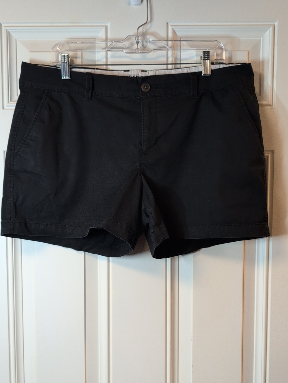 Old Navy Black Chino Shorts – Women’s Size 14 Regular